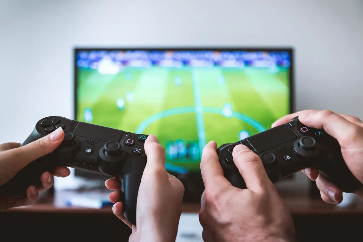 PC Master Race no Banco de Reserva: Consoles Lideram a Largada